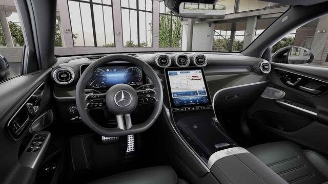 Mercedes-Benz GLC-KLASSE 300e 4MATIC Sport Edition | Panoramaschuifdak | Premium pakket | Rij assistentiepakket | Trekhaak | Head-Up |