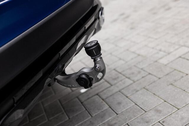 Mercedes-Benz GLC-KLASSE 300e 4MATIC Sport Edition | Panoramaschuifdak | Premium pakket | Nightpakket | Trekhaak | 360° camera | Dodehoekassistent | DIGITAL LIGHT |