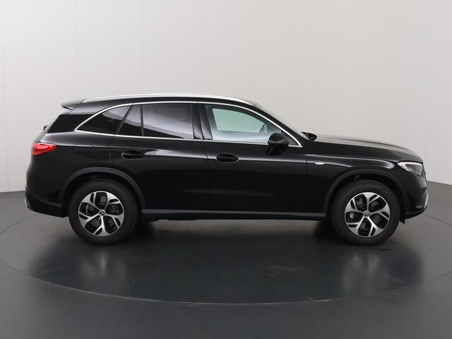 Mercedes-Benz GLC-KLASSE 300e 4MATIC Luxury Line | Rijassistentiepakket | Winter pakket | Trekhaak | 360 camera | Sfeerverlichting |