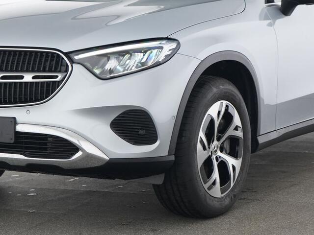 Mercedes-Benz GLC-KLASSE 300 e 4MATIC Plug-In Hybride Trekhaak | Memory Voorstoelen | Stuur en Stoelverwarming | Ledkoplampen | Sfeerverlichting. Inclusief 24 maanden Mercedes-Benz Certified garantie voor Europa.