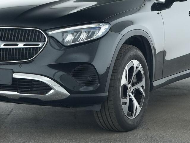 Mercedes-Benz GLC-KLASSE 300 e 4MATIC Plug-In Hybride Trekhaak | Panorama Schuif-Kanteldak | Zwarte hemel | Parkeerpakket met 360°-camera | Stuur en Stoelverwarming. Inclusief 24 maanden MB Certified garantie voor Europa.