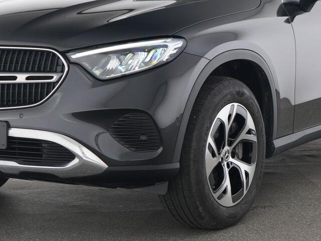Mercedes-Benz GLC-KLASSE 300 e 4MATIC Plug-In Hybride Trekhaak | Memory Voorstoelen | Ledkoplampen | AC en DC Laden | Stuur en Stoelverwarming. Inclusief 24 maanden MB Certified garantie voor Europa.
