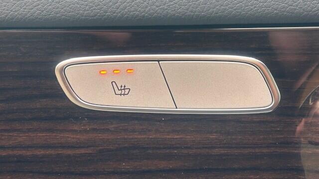 Mercedes-Benz GLC-KLASSE 200 4MATIC AMG-LINE 1E EIGENAAR!! NAVIGATIE, APPLE CARPLAY, DAB RADIO, COGNAC LEER, STOELVERWARMING, AMBIËNTEVERLICHTING, DISTRONIC, DODEHOEK ASSIST, RIJBAAN ASSIST, ELEC. ACHTERKLEP, ELEC. WEGKLAPBARE TREKHAAK, LED LICHT, 19"AMG-VELGEN, ENZ. ENZ. FULL OP