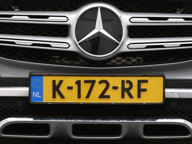 Mercedes-Benz GLC-KLASSE 300 e 4MATIC Plug-In Hybride | Alarm | Led verlichting | Digitaal Dash | Parkeerpakket met Camera | Stoelverwarming | Inclusief 24 maanden Mercedes-Benz Certified garantie voor Europa.