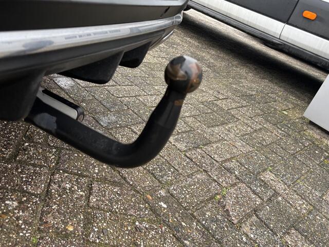 Mercedes-Benz GLC-KLASSE 300e 4MATIC AMG Line | SCI | 320pk PHEV | Panormadak | Afneembare Trekhaak | Burmester Audio | Stoelverwarming | Achteruitrijcamera