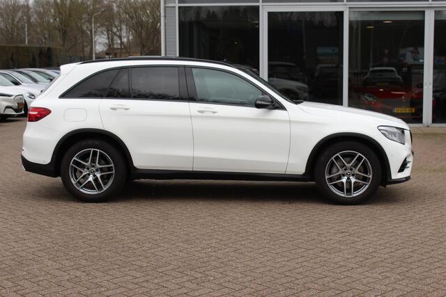 Mercedes-Benz GLC-KLASSE 250 4MATIC Business / Panoramadak / Camera / Navigatie / Leder&Alcantara / 19'' / Stoelverwarming / Cruise Control