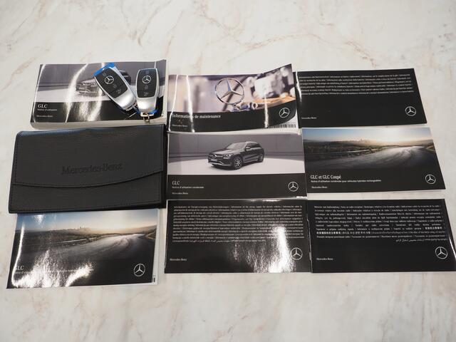 Mercedes-Benz GLC-KLASSE 300e 4MATIC | Panoramadak | Treeplanken | Camera | Sfeerlicht | Virtual | Zwarte Hemel | Carplay