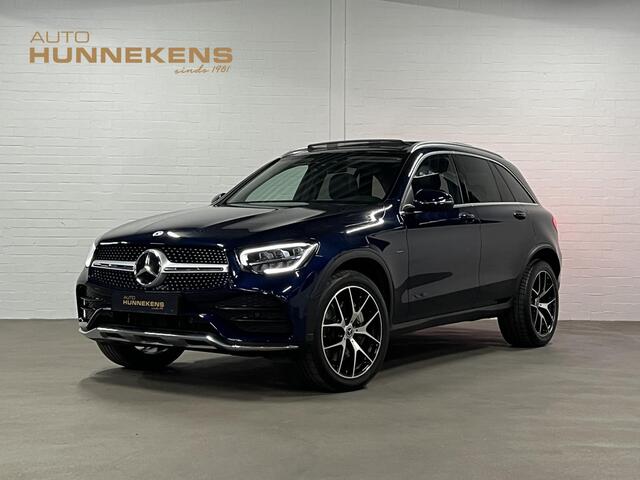 Mercedes-Benz GLC-KLASSE GLC 300e 4MATIC AMG Trekhaak | Adapt. cruise | Open dak | Achteruitrij camera | Stoelverwarming | Carplay | Bliss