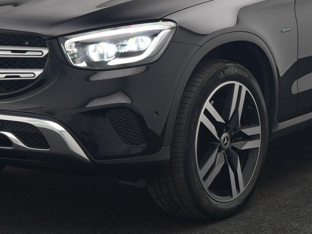 Mercedes-Benz GLC-KLASSE 300e 4MATIC Premium Plus PHEV 320pk Dealer O.H | Panodak | Trekhaak af Fabriek | Adaptive Cruise | Multibeam LED | 20" L.M | Apple Carplay | Sfeerverlichting | Camera | BLIS |