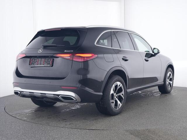 Mercedes-Benz GLC-KLASSE 300 e 4MATIC Plug-In Hybride Trekhaak | Memory Voor stoelen | Stuur en Stoelverwarming | Ledkoplampen | Apple CarPlay. Inclusief 24 maanden MB Certified garantie voor Europa.