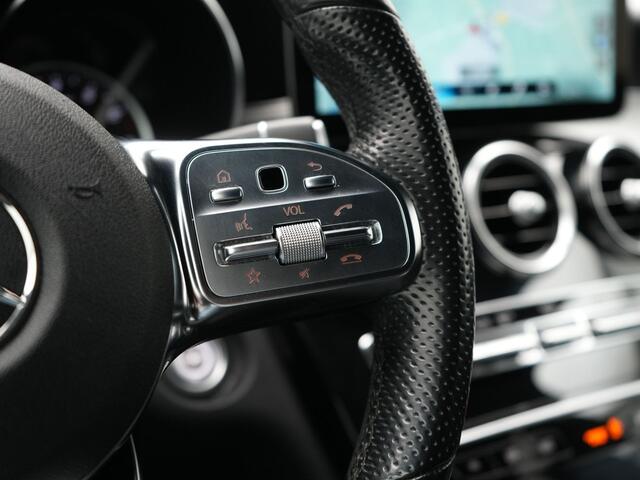 Mercedes-Benz GLC-KLASSE 300e 4MATIC Premium PHEV 320pk Dealer O.H | Adaptive Cruise | Camera | Alcantara Sportstoelen Verwarmd | Apple Carplay | Blis | AMG Interieur | Navigatie | DAB | Plug In Hybrid |