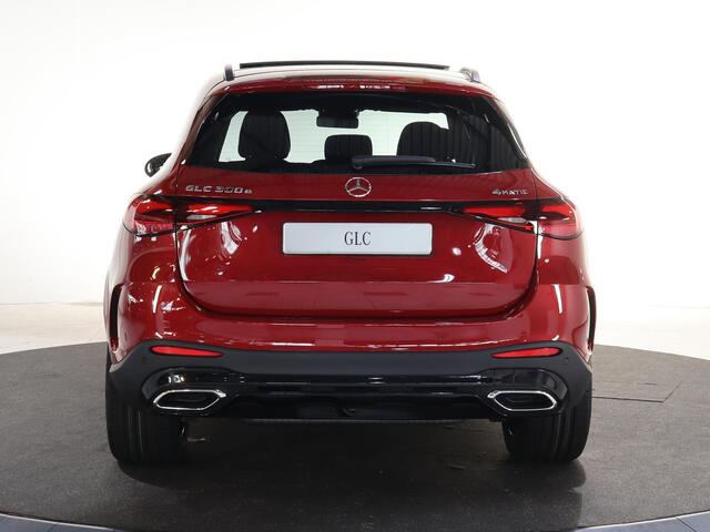 Mercedes-Benz GLC-KLASSE 300e 4MATIC Sport Edition | AMG | Panoramaschuifdak | Premium pakket | Trekhaak | 20" AMG-velgen |