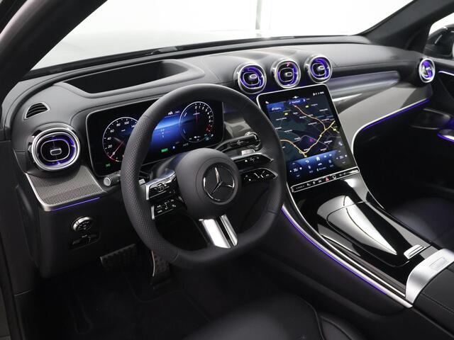 Mercedes-Benz GLC-KLASSE 300e 4MATIC Sport Edition | AMG | Panoramaschuifdak | Premium Plus | Night | Head-up | Rijassistentiepakket Plus | Trekhaak | Burmester |