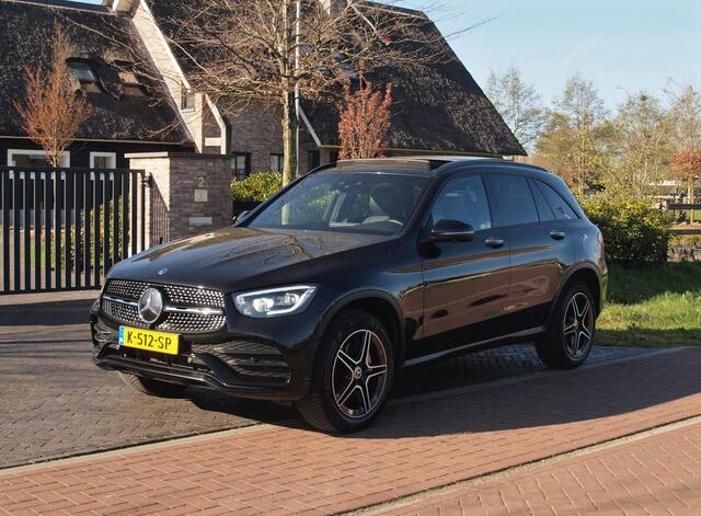 Mercedes-Benz GLC-KLASSE 300e 4MATIC Business Solution AMG | Panoramadak | Trekhaak | 360 Camera | Sfeerverlichting | Burmester |