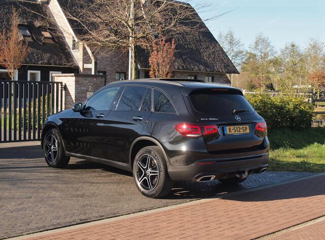 Mercedes-Benz GLC-KLASSE 300e 4MATIC Business Solution AMG | Panoramadak | Trekhaak | 360 Camera | Sfeerverlichting | Burmester |