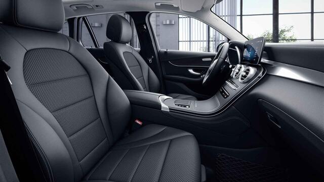 Mercedes-Benz GLC-KLASSE 300e 4MATIC Premium Plus | Panoramadak | Trekhaak | Distronic | 360 camera | Multibeam LED | Stoelverwarming |