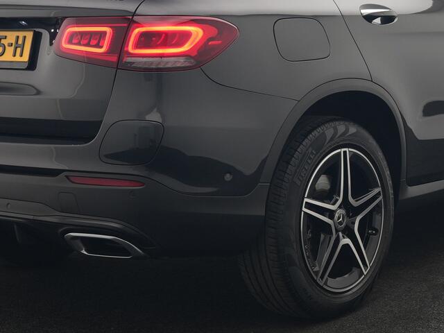 Mercedes-Benz GLC-KLASSE 300e 4MATIC Premium Plus PHEV 320pk Dealer O.H | Panodak | Adaptive Cruise | Sportstoelen Memory | Burmester | AMG Exterieur | Head Up | Camera | Keyless |
