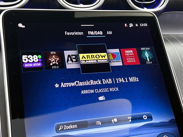 Mercedes-Benz GLC-KLASSE 300e 4MATIC Business Solution Luxury | Parkeerpakket met 360°-camera | Comfortpakket Plus | Trekhaak | Panoramaschuifdak | Sierdelen openporig hout aluminiumlines | DISTRONIC |