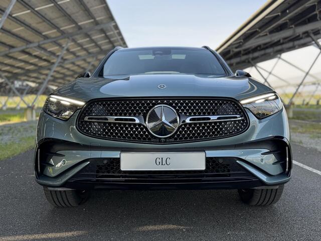 Mercedes-Benz GLC-KLASSE 300e 4MATIC Sport Edition | AMG | Panoramaschuifdak | Premium pakket | Nightpakket | Head-Up | Dodehoekassistent | DIGITAL LIGHT | Trekhaak |