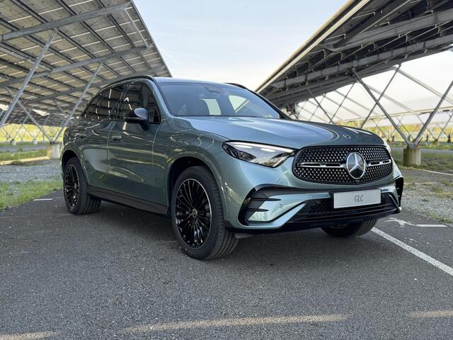 Mercedes-Benz GLC-KLASSE 300e 4MATIC Sport Edition | AMG | Panoramaschuifdak | Premium pakket | Nightpakket | Head-Up | Dodehoekassistent | DIGITAL LIGHT | Trekhaak |