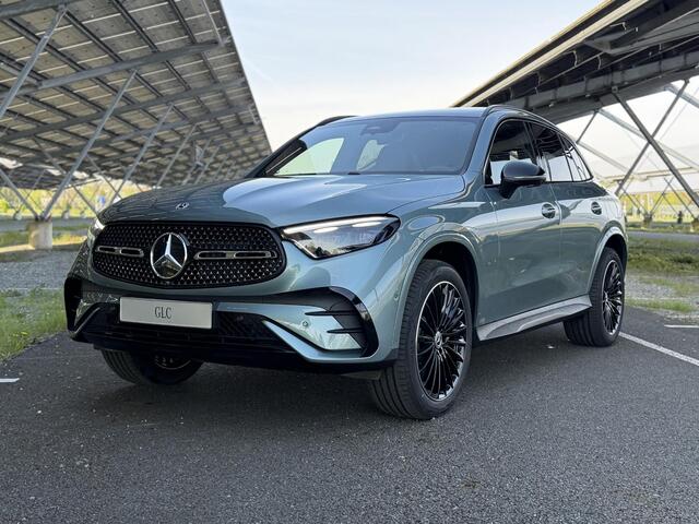 Mercedes-Benz GLC-KLASSE 300e 4MATIC Sport Edition | AMG | Panoramaschuifdak | Premium pakket | Nightpakket | Head-Up | Dodehoekassistent | DIGITAL LIGHT | Trekhaak |