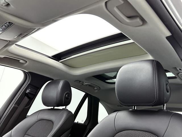 Mercedes-Benz GLC-KLASSE 300 e 4MATIC Plug-In Hybride | Panoramadak | Achteruitrijcamera | Rijassistentiepakket | Apple Carplay | Inclusief 24 maanden MB Certified garantie voor Europa.