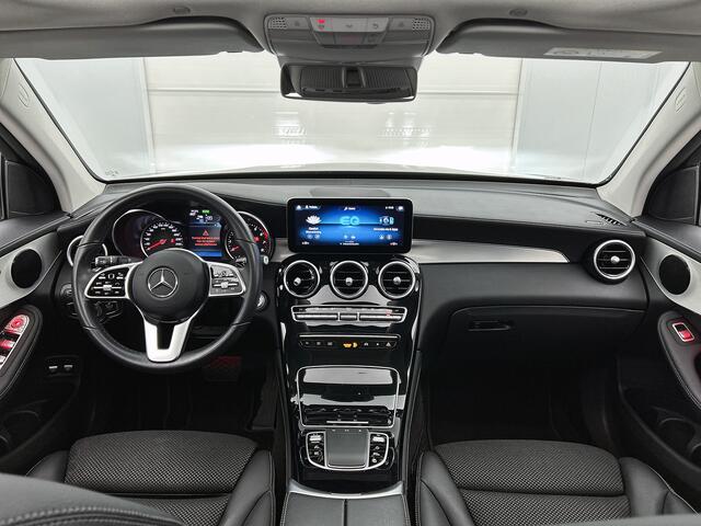 Mercedes-Benz GLC-KLASSE 300 e 4MATIC Plug-In Hybride | Panoramadak | Achteruitrijcamera | Rijassistentiepakket | Apple Carplay | Inclusief 24 maanden MB Certified garantie voor Europa.