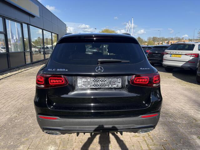 Mercedes-Benz GLC-KLASSE 300e 4MATIC AMG Line | Elektrisch verstelbare stoelen met geheugen | Stoelverwarming | Achteruitrijcamera