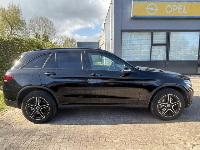 Mercedes-Benz GLC-KLASSE 300e 4MATIC AMG Line | Elektrisch verstelbare stoelen met geheugen | Stoelverwarming | Achteruitrijcamera