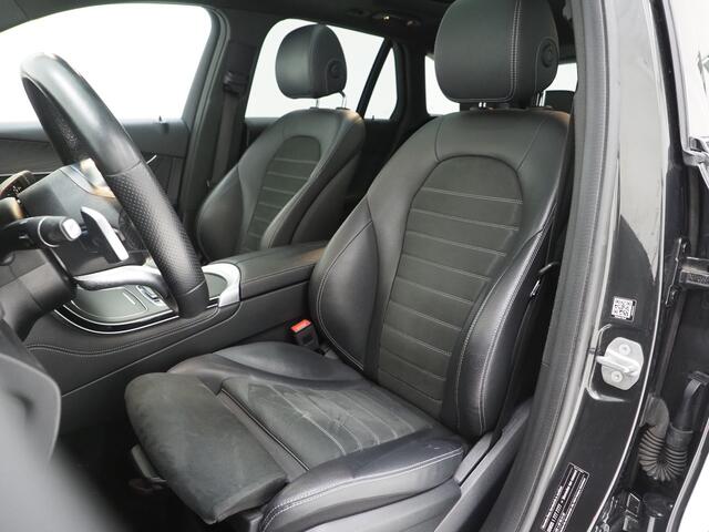 Mercedes-Benz GLC-KLASSE 300e 4MATIC AMG Full Black | Panoramadak | Treeplanken | Camera | Virtual | Sportstuur | Cruise | DAB | Carplay