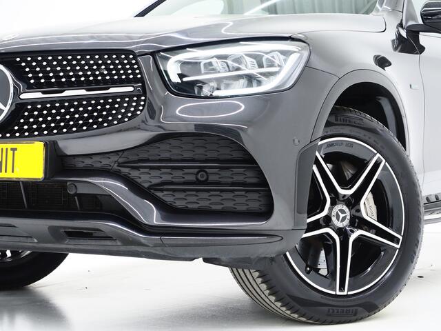 Mercedes-Benz GLC-KLASSE 300e 4MATIC AMG Full Black | Panoramadak | Treeplanken | Camera | Virtual | Sportstuur | Cruise | DAB | Carplay