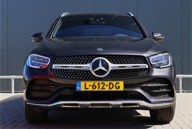Mercedes-Benz GLC-KLASSE 300e 4MATIC Business Solution AMG | 98% soh! | NL auto | Stoelverwarming | Camera | DAB+ | Elektr. achterklep | Facelift