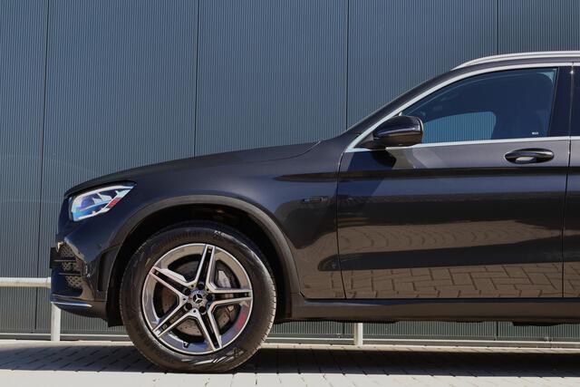 Mercedes-Benz GLC-KLASSE 300e 4MATIC Business Solution AMG | 98% soh! | NL auto | Stoelverwarming | Camera | DAB+ | Elektr. achterklep | Facelift