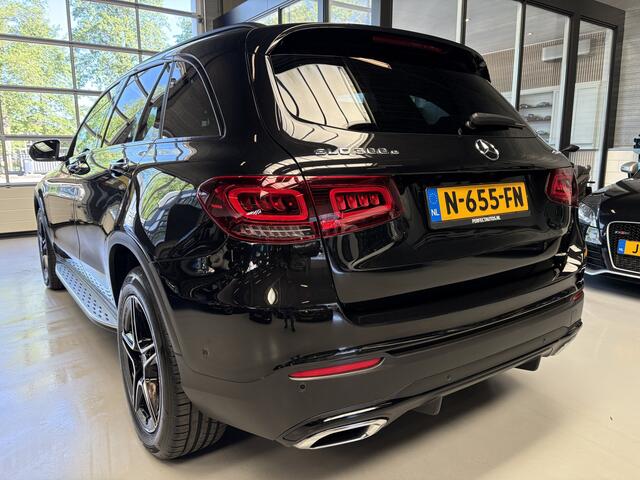 Mercedes-Benz GLC-KLASSE 300e 4MATIC Business Solution AMG Adaptive cruise, Navi, Pano, Sfeerverlichting