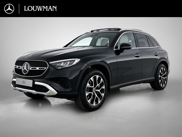 Mercedes-Benz GLC-KLASSE 300e 4MATIC Business Solution Luxury | Parkeerpakket met 360°-camera | Comfortpakket Plus | Trekhaak | Panoramaschuifdak | Sierdelen openporig hout aluminiumlines | DISTRONIC | 19 inch vijf-dubbelspaaks velgen |