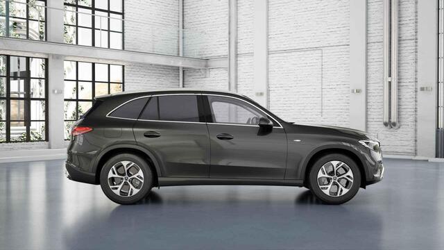 Mercedes-Benz GLC-KLASSE 300e 4MATIC Luxury Line | Panoramadak | Winter Paket | Memory stoelen | Parkeercamera | Sfeerverlichting |