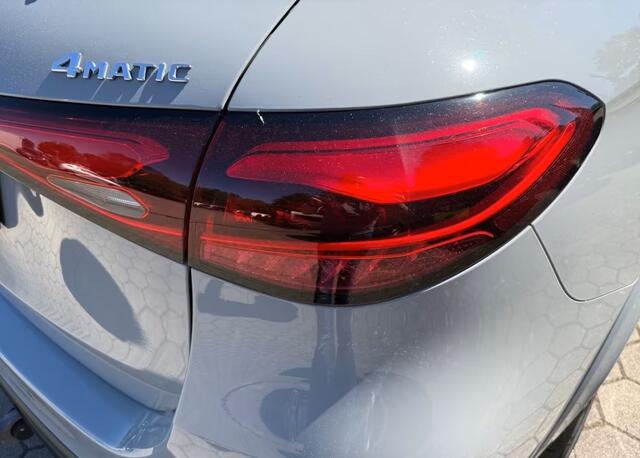 Mercedes-Benz GLC-KLASSE 300de 4MATIC AMG Line Diesel Hybride Panoramadak Head-Up Burmester Distronic Night Pakket Trekhaak
