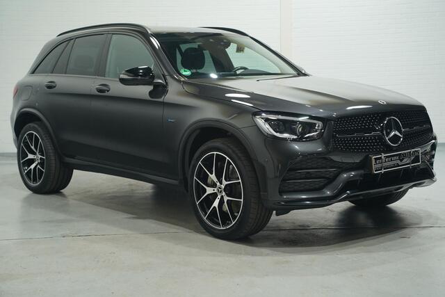 Mercedes-Benz GLC-KLASSE 300e 4MATIC Business Solution AMG pano-dak led-verlichting 20"-inch lmv lederen bekleding trekhaak-wegklapbaar stoelen en stuur electrisch verstelbaar met memory PDC v+a 360-camera private glas