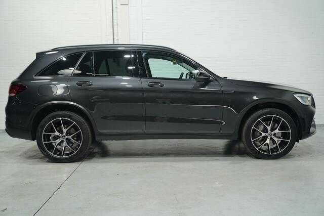 Mercedes-Benz GLC-KLASSE 300e 4MATIC Business Solution AMG pano-dak led-verlichting 20"-inch lmv lederen bekleding trekhaak-wegklapbaar stoelen en stuur electrisch verstelbaar met memory PDC v+a 360-camera private glas