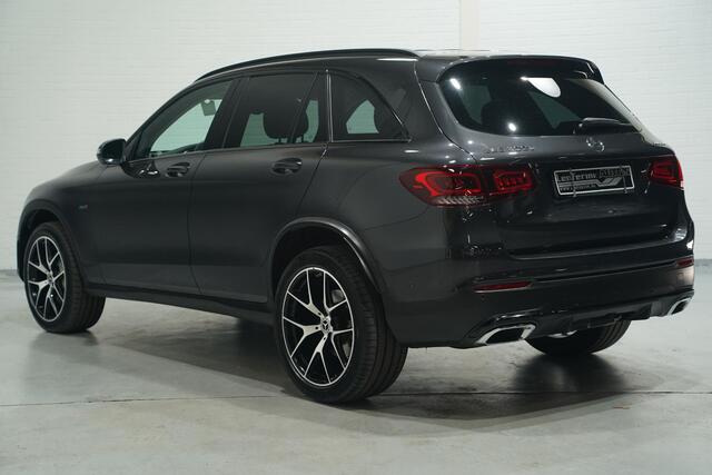 Mercedes-Benz GLC-KLASSE 300e 4MATIC Business Solution AMG pano-dak led-verlichting 20"-inch lmv lederen bekleding trekhaak-wegklapbaar stoelen en stuur electrisch verstelbaar met memory PDC v+a 360-camera private glas