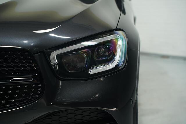 Mercedes-Benz GLC-KLASSE 300e 4MATIC Business Solution AMG pano-dak led-verlichting 20"-inch lmv lederen bekleding trekhaak-wegklapbaar stoelen en stuur electrisch verstelbaar met memory PDC v+a 360-camera private glas