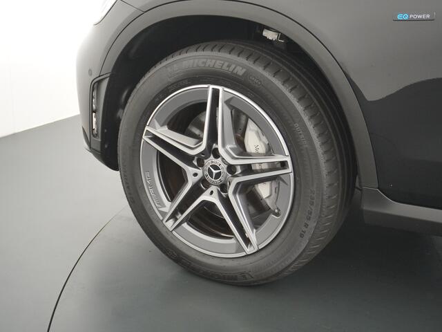 Mercedes-Benz GLC-KLASSE 300e AMG 4Matic // SoH 97,7% // Burmester // Panoramadak // Dig. Dashboard // MultiBeam LED // 360 Camera // Keyless // Carbon // Sfeerverlichting // Carplay