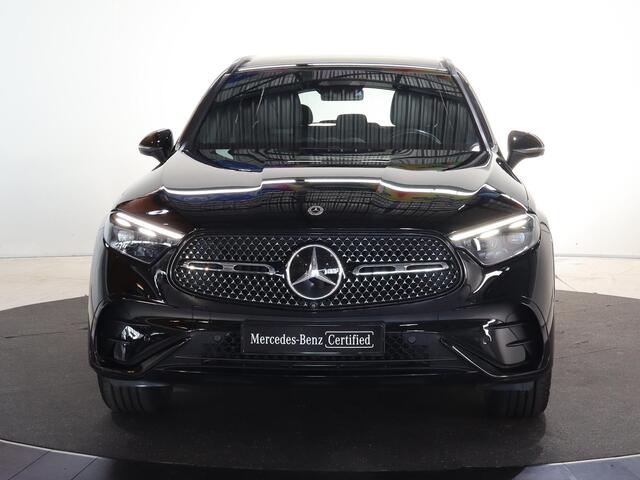Mercedes-Benz GLC-KLASSE 300e 4MATIC AMG Line | Luchtvering | Panoramadak | Rijassistentie | Trekhaak | Treeplanken | Burmester | Memory | 360 camera | Achterasbesturing |
