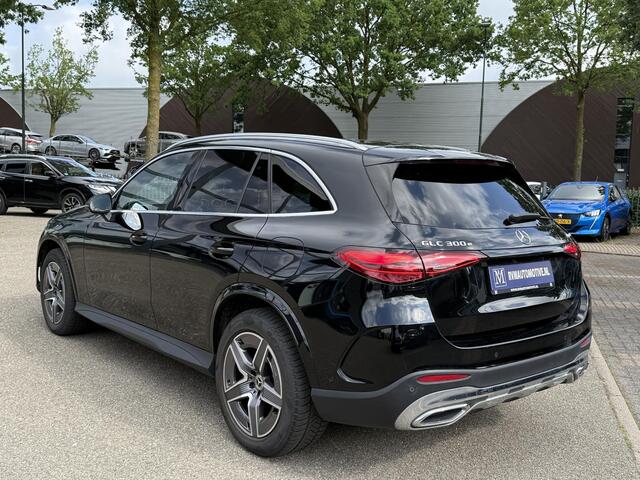 Mercedes-Benz GLC-KLASSE 300e 4MATIC AMG Line SUPER COMPLEET| MEMORY STOELEN| BURMESTER 3D AUDIO DIGITAL LIGHT| 360 CAMERA| ELEKTRISCHE ACHTERKLEP| ADAPTIEVE CRUISE CONTROL| DODE HOEK| CARPLAY| SFEERVERLICHTING