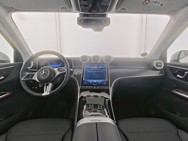 Mercedes-Benz GLC-KLASSE 300 e 4MATIC Plug-In Hybride Trekhaak | Panorama Schuif-Kanteldak | Memory voorstoelen | Ledkoplampen | Stoel en Stuurverwarming. Inclusief 24 maanden MB Certified garantie voor Europa.