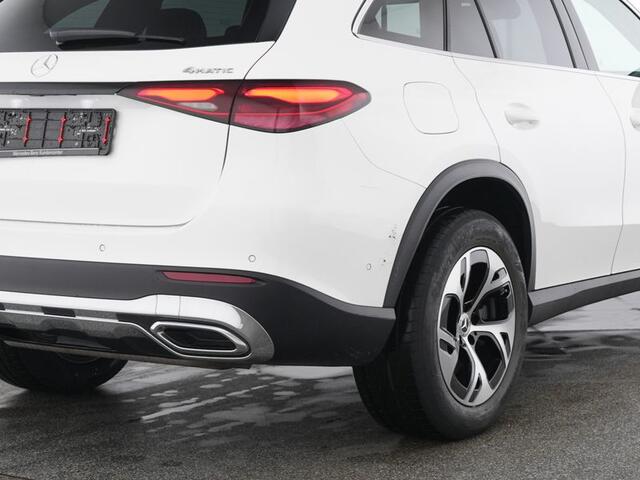 Mercedes-Benz GLC-KLASSE 300 e 4MATIC Plug-In Hybride Trekhaak | Panorama Schuif-Kanteldak | Memory voorstoelen | Ledkoplampen | Stoel en Stuurverwarming. Inclusief 24 maanden MB Certified garantie voor Europa.