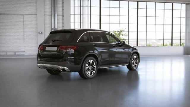 Mercedes-Benz GLC-KLASSE 200 Premium | Multibeam | Beige leer | Achteruitrijcamera | Sfeerverlichting | Treeplanken |