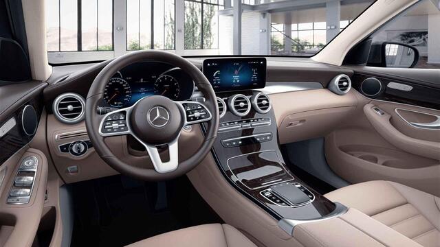 Mercedes-Benz GLC-KLASSE 200 Premium | Multibeam | Beige leer | Achteruitrijcamera | Sfeerverlichting | Treeplanken |