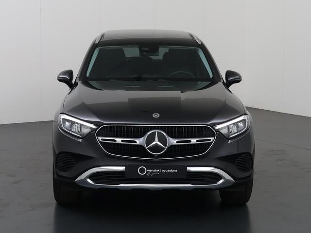 Mercedes-Benz GLC-KLASSE 300e 4MATIC Luxury Line | Panoramadak | Winter Paket | Memory stoelen | Parkeercamera | Sfeerverlichting |