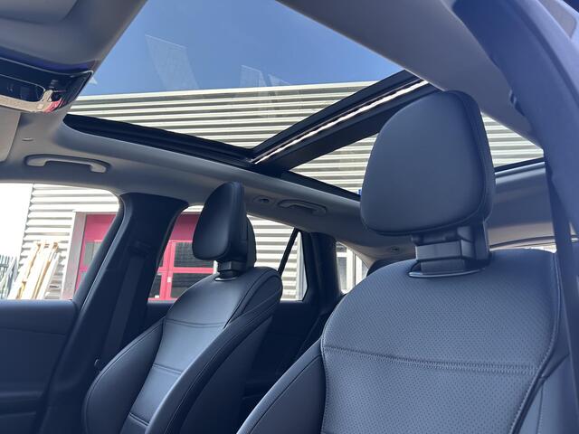 Mercedes-Benz GLC-KLASSE 300e 4MATIC AMG Line | Rijassistentiepakket | Burmester | Head Up display | Massage | Panoramadak | Trekhaak